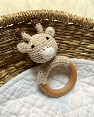 Bekijk leuke cadeautip : Bijtring , bijtring baby , rammelaar, hout baby speelgoed...